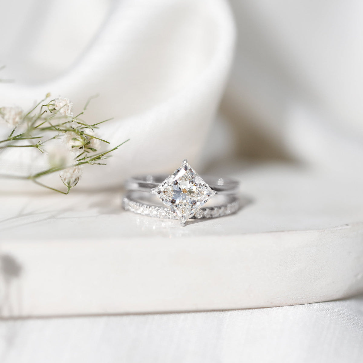 IGI Certified 2 Carat Lab Grown Diamond Princess Cut Bridal Ring Set for Her - Luzilly Bridal & Apparel