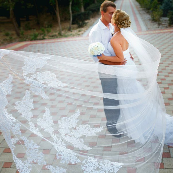 Lace bridal veil - Luzilly Bridal & Apparel