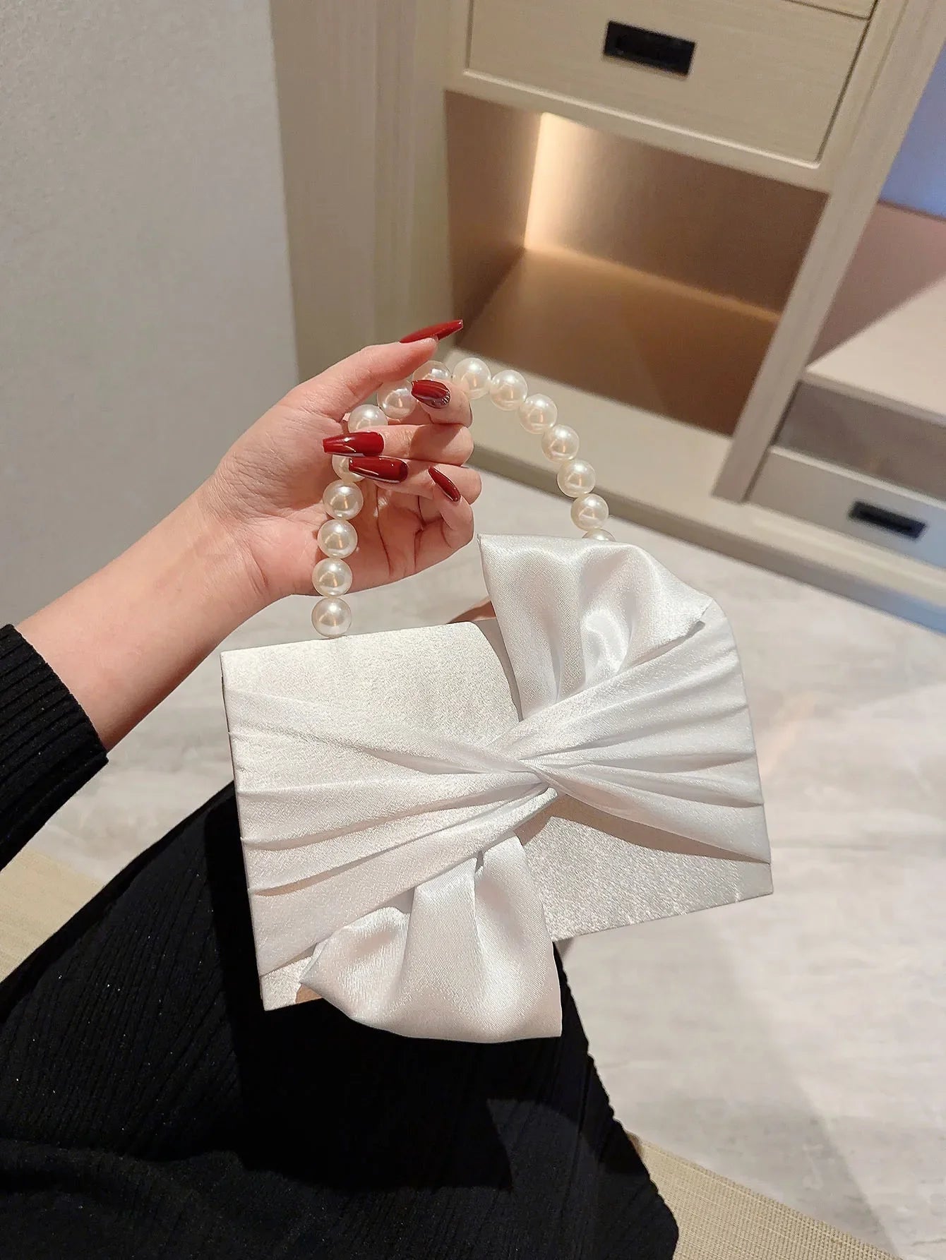 Lady Exquisite Flower Evening Bag | White Wedding Bag & Faux Pearl Handheld Banquet Bag (Party, Prom, Dress Bag) - Luzilly Bridal & Apparel