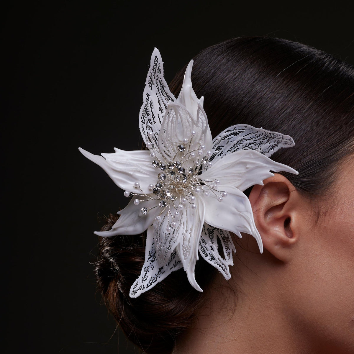 Large White Flower Bridal Hair Comb - Luzilly Bridal & Apparel