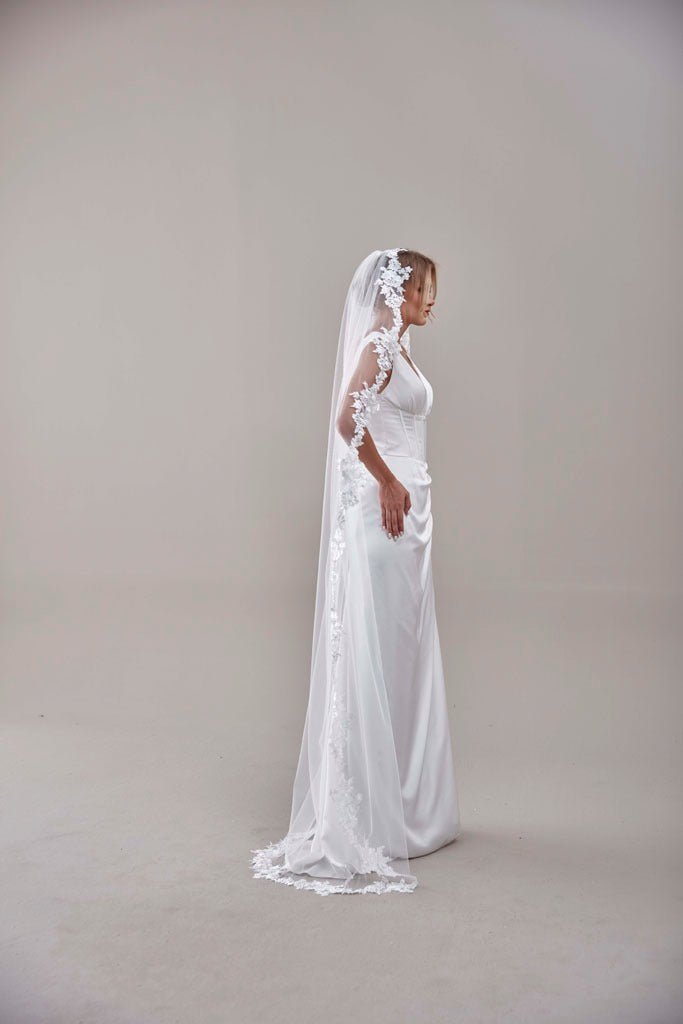 Mantilla Veil with Floral Lace Edge - Luzilly Bridal & Apparel
