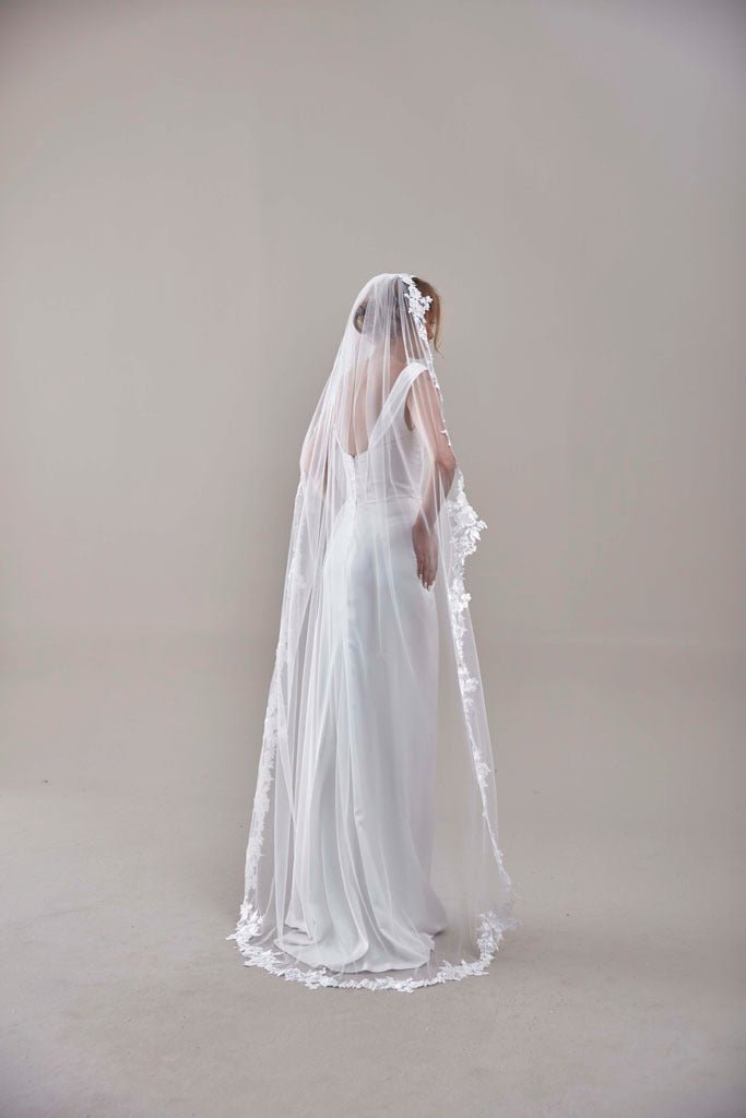 Mantilla Veil with Floral Lace Edge - Luzilly Bridal & Apparel