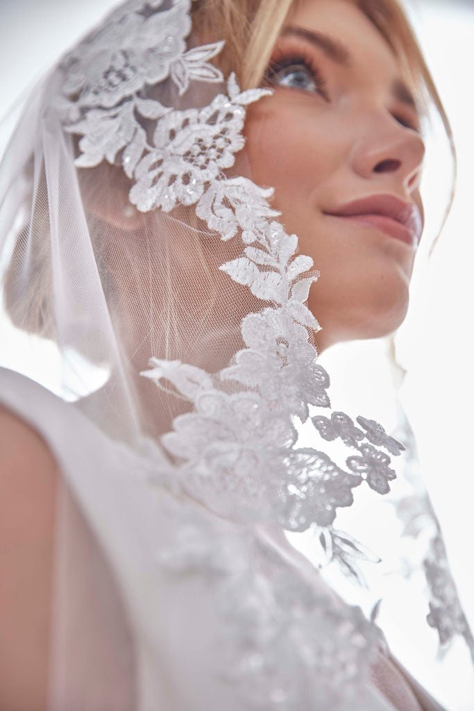 Mantilla Veil with Floral Lace Edge - Luzilly Bridal & Apparel