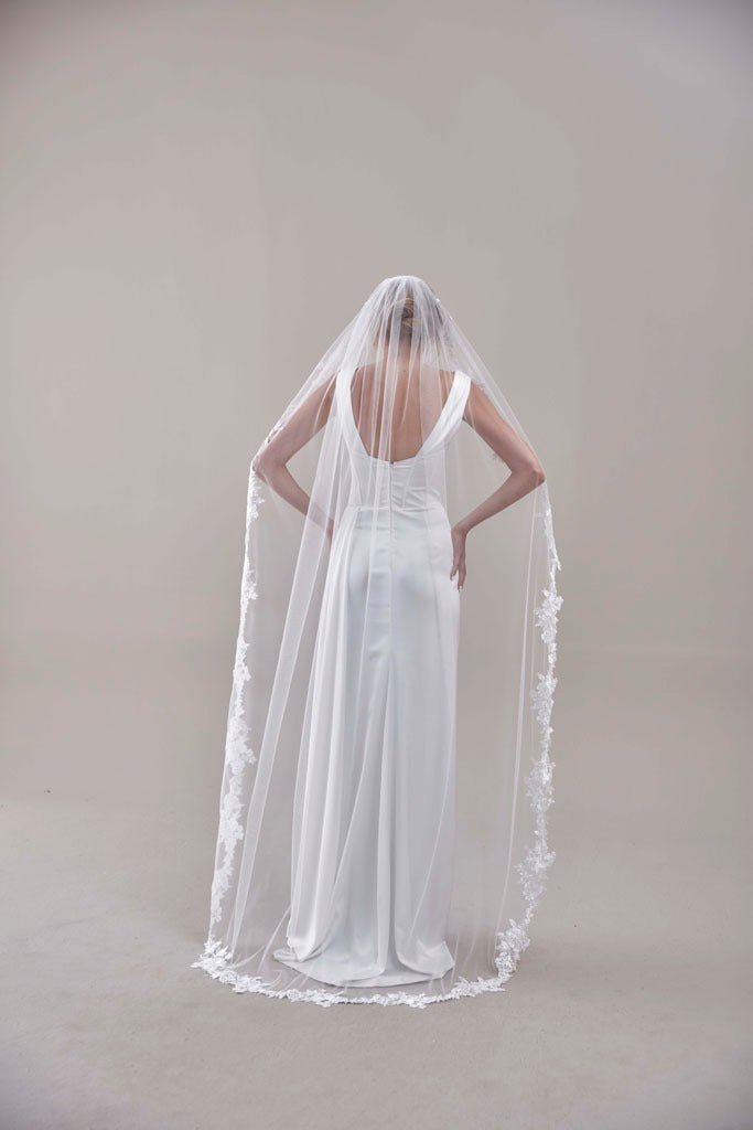 Mantilla Veil with Floral Lace Edge - Luzilly Bridal & Apparel