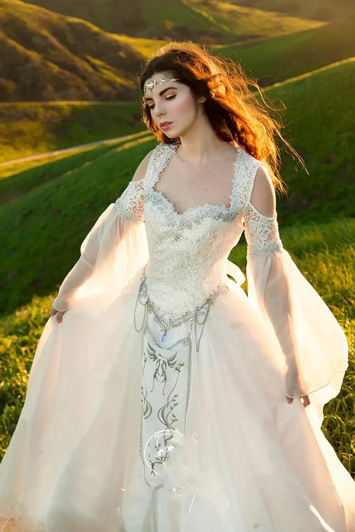 Medieval Wedding Dresses Elven Cape cloak Hood Fairy Long Sleeves embroidery Renaissance Fantasy Victorian Bride Gown customsize - Luzilly Bridal & Apparel
