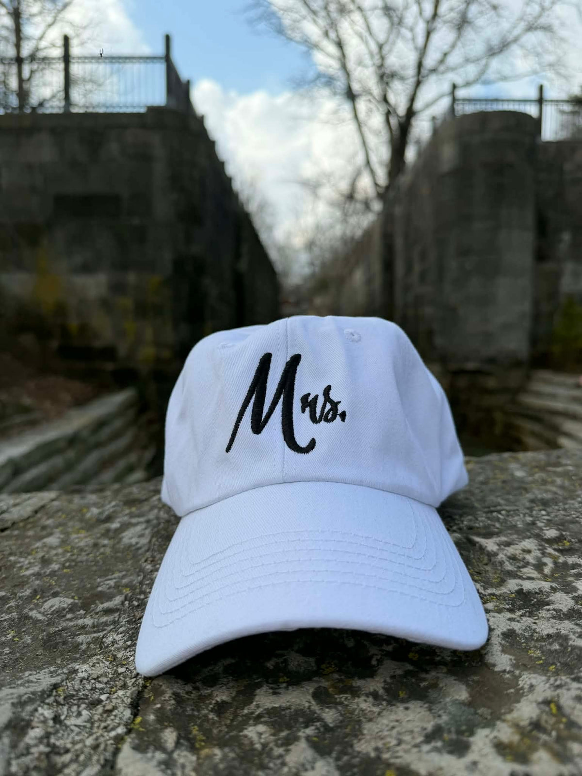 Mr. & Mrs. Baseball Hat Set - Luzilly Bridal & Apparel