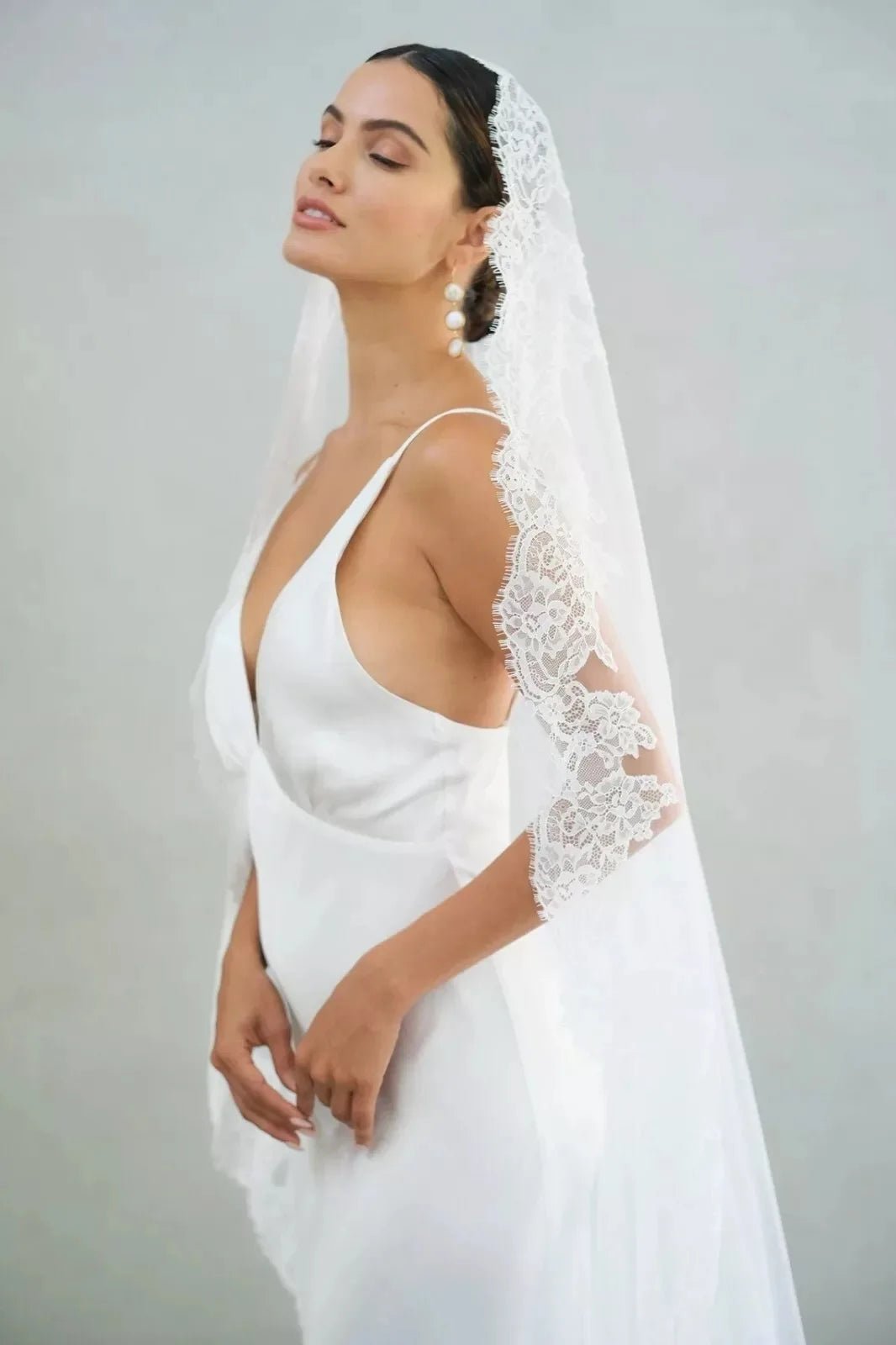 One-Tier Mantilla Lace Edge Cathedral Veil - Luzilly Bridal & Apparel