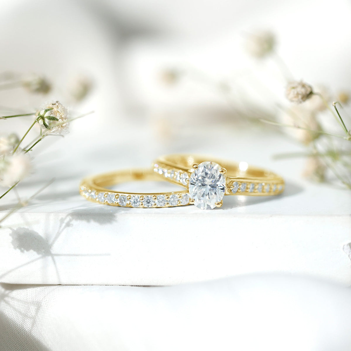 Oval Shaped 1 Carat Lab Grown Diamond Bridal Ring Set with IGI Certificate - Luzilly Bridal & Apparel