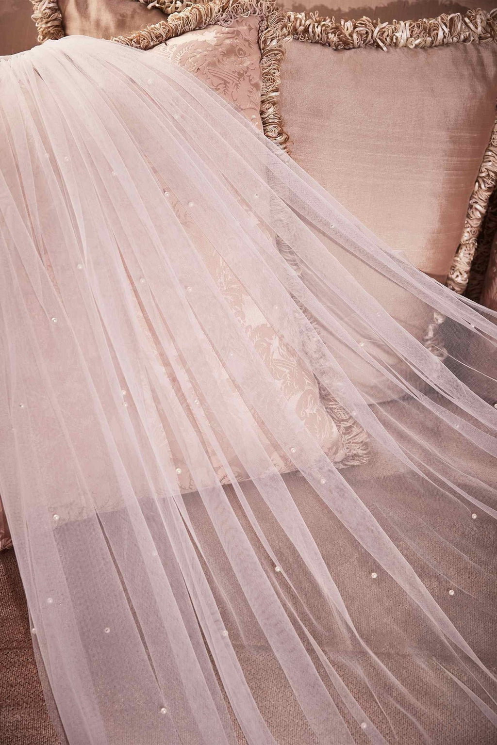 Pearl Drops Royal Veil - Luzilly Bridal & Apparel