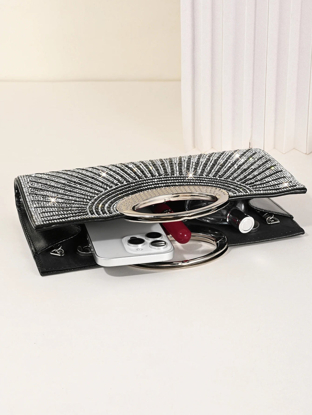 Retro Big-Ring Dinner Clutch - Luzilly Bridal & Apparel
