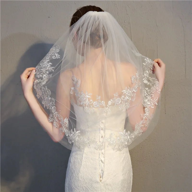 Short Lace-Edge Tulle Bridal Veil - Luzilly Bridal & Apparel
