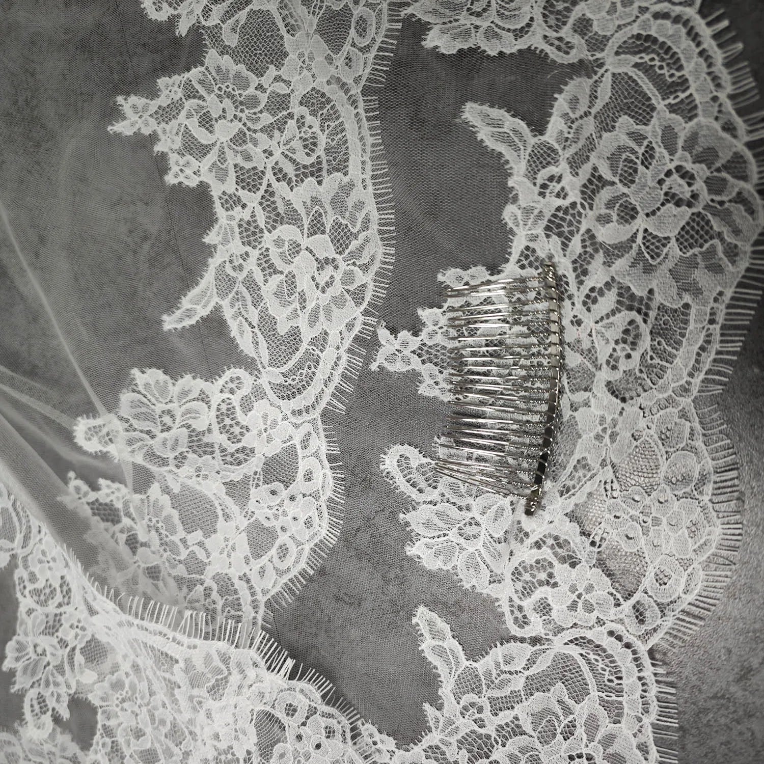 Short Mantilla Wedding Veil with Eyelash Lace - Luzilly Bridal & Apparel