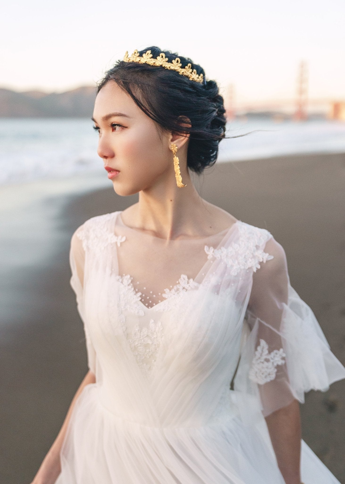 Short Sleeves A-line light-weight lace applique tulle mini wedding dress - Luzilly Bridal & Apparel