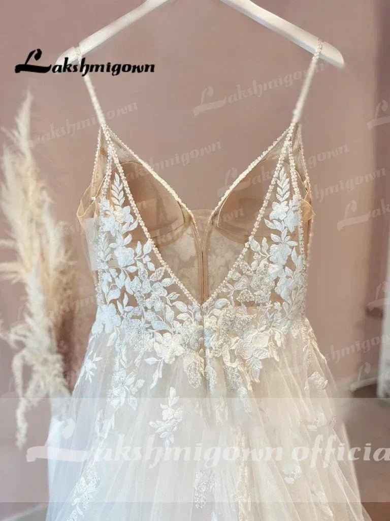 Spaghetti Straps Vintage Lace Wedding Dress With V Neckline Bride Dress Tulle Beach Bridal Gown trouwjurk Customized - Luzilly Bridal & Apparel