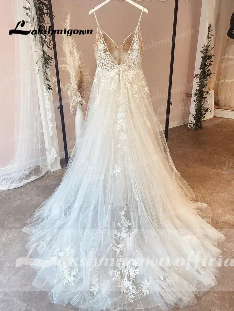 Spaghetti Straps Vintage Lace Wedding Dress With V Neckline Bride Dress Tulle Beach Bridal Gown trouwjurk Customized - Luzilly Bridal & Apparel