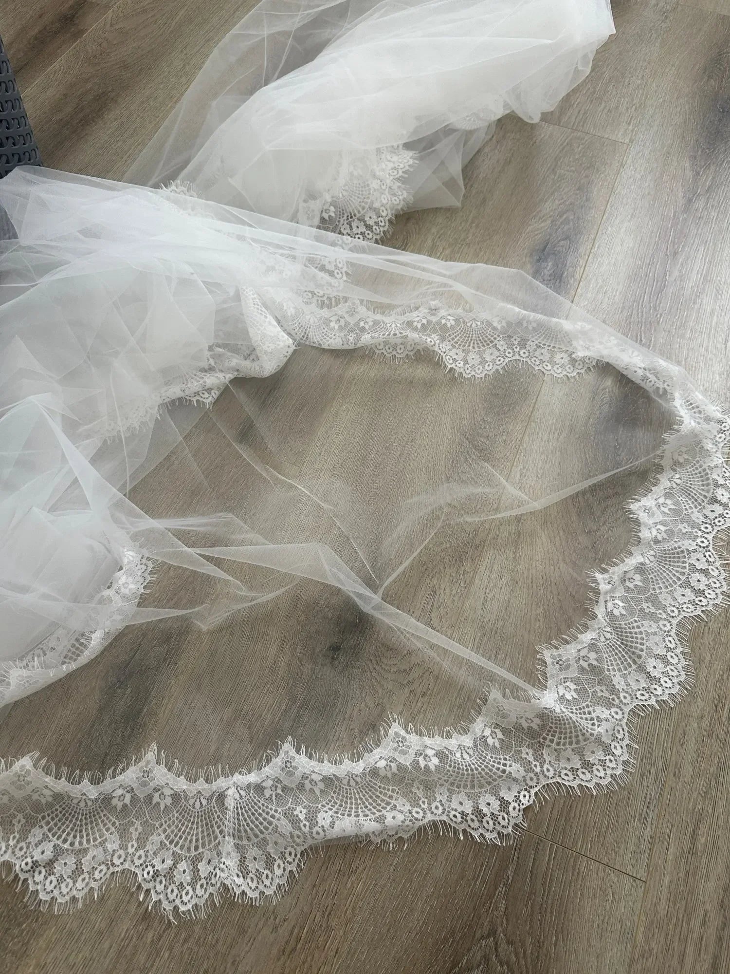 Two-Layer Lace Edge Soft Tulle Wedding Veil - Luzilly Bridal & Apparel