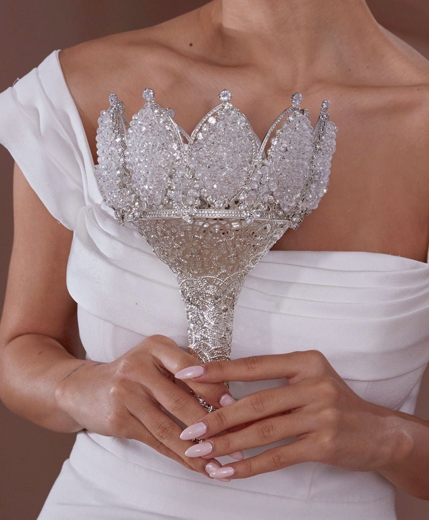 Wedding Bouquet Holder, Quinceañera Bouquet - Luzilly Bridal & Apparel