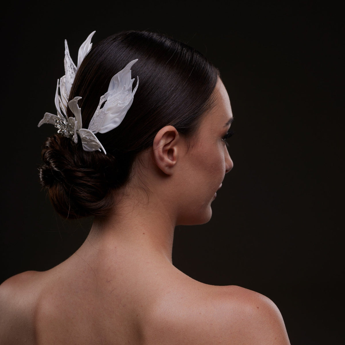 White Feather Petal Bridal Hair Comb - Luzilly Bridal & Apparel