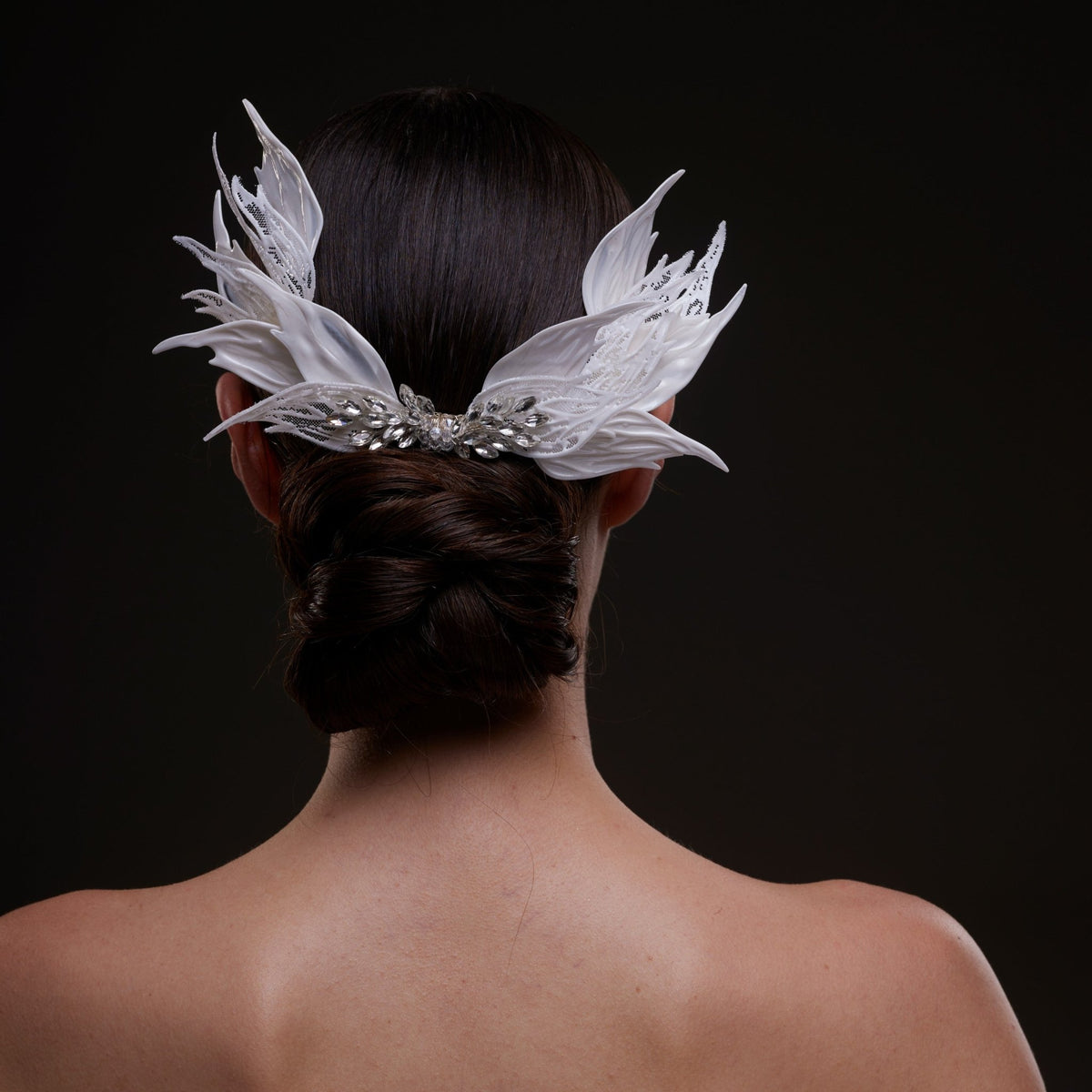 White Feather Petal Bridal Hair Comb - Luzilly Bridal & Apparel