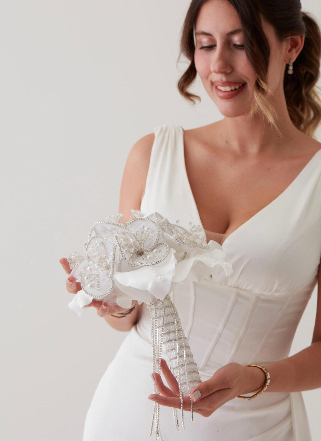 White Flower Bouquet – Ideal for Bridal, Quinceanera, or Proposal - Luzilly Bridal & Apparel